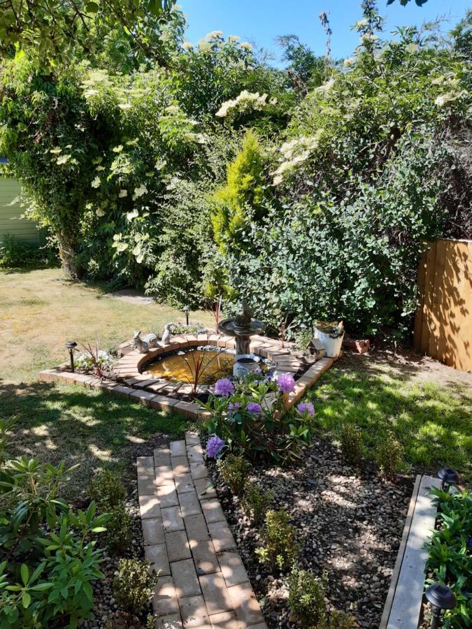 The White Dove Bed And Breakfast With Glamping Newark Showground Newark-on-Trent (Nottinghamshire) Exterior foto