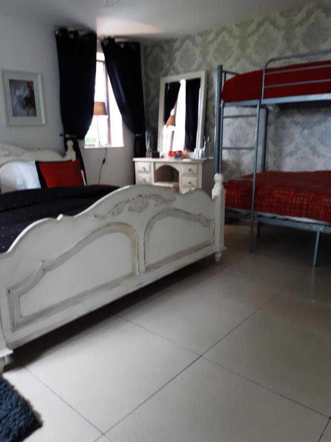 The White Dove Bed And Breakfast With Glamping Newark Showground Newark-on-Trent (Nottinghamshire) Exterior foto